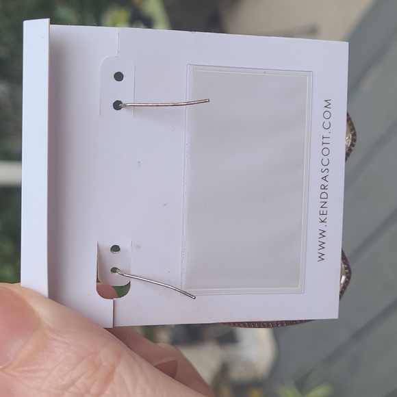 Kendra Scott Danielle Ivory Mother of Pearl in rhodium drop statement earrings ! - Picture 3 of 9